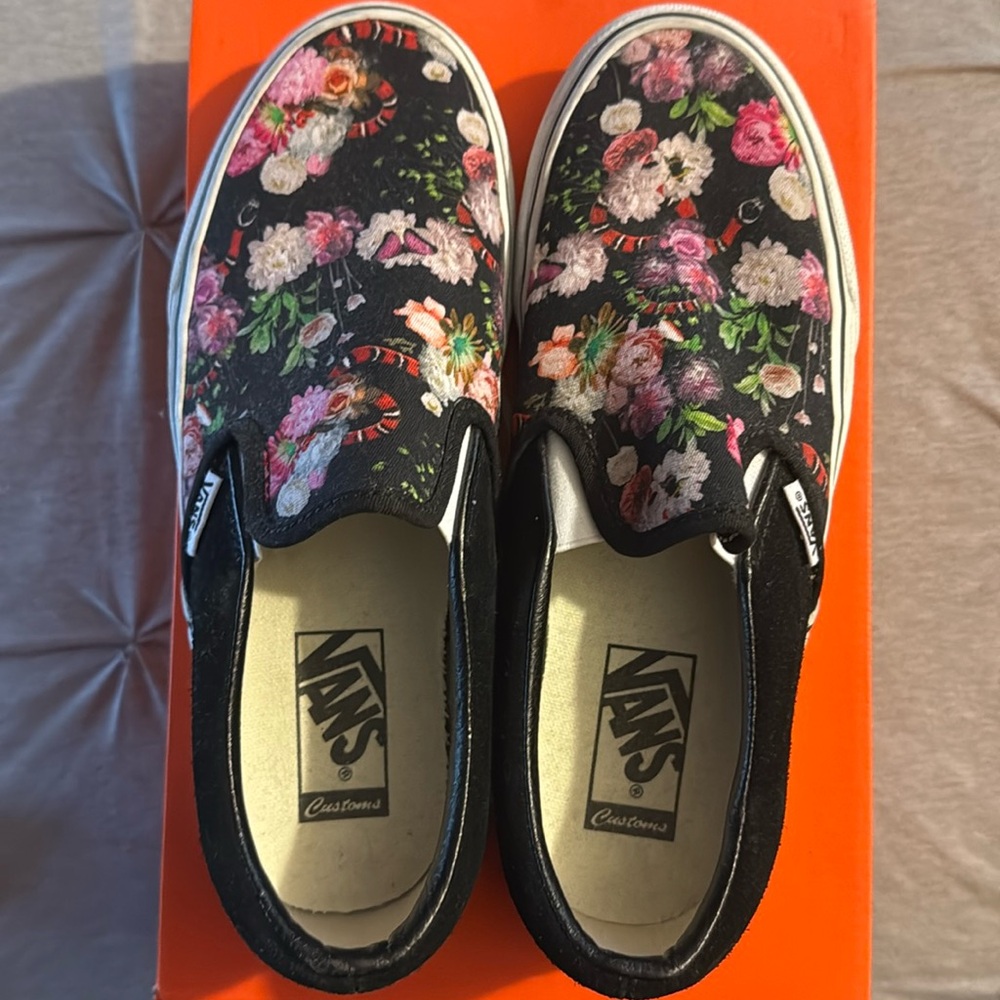 Vans slip on customs size 7 mens